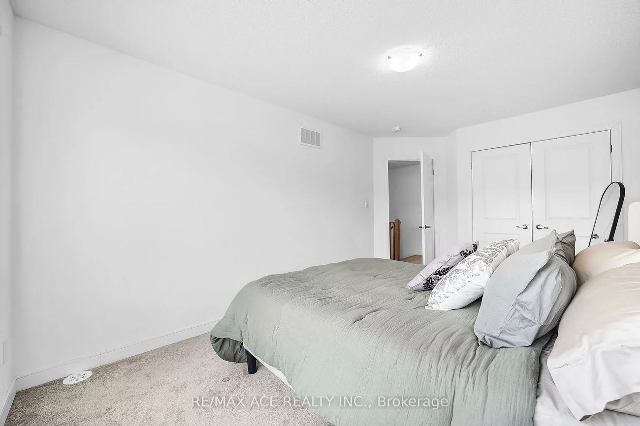 24, Spry, Innis-Shore, Barrie