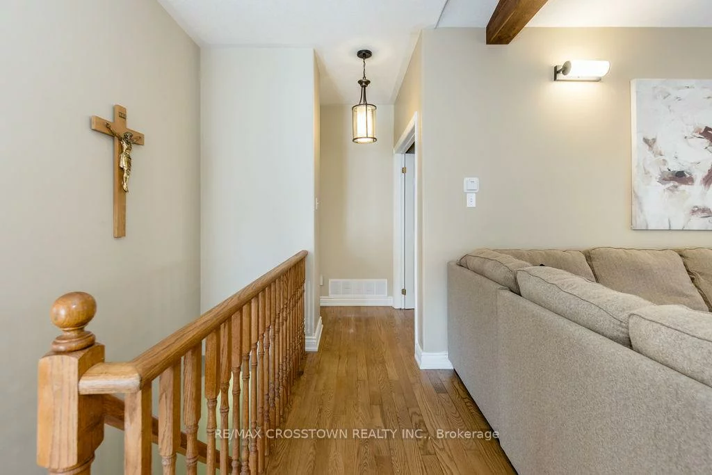 1, Bloxham, Innis-Shore, Barrie