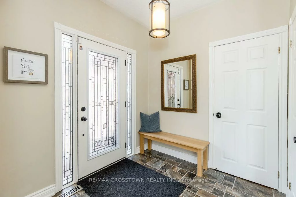 1, Bloxham, Innis-Shore, Barrie