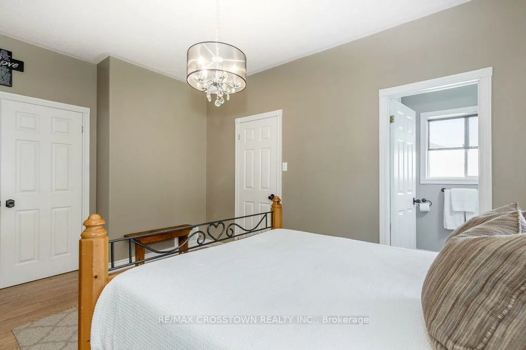 1, Bloxham, Innis-Shore, Barrie