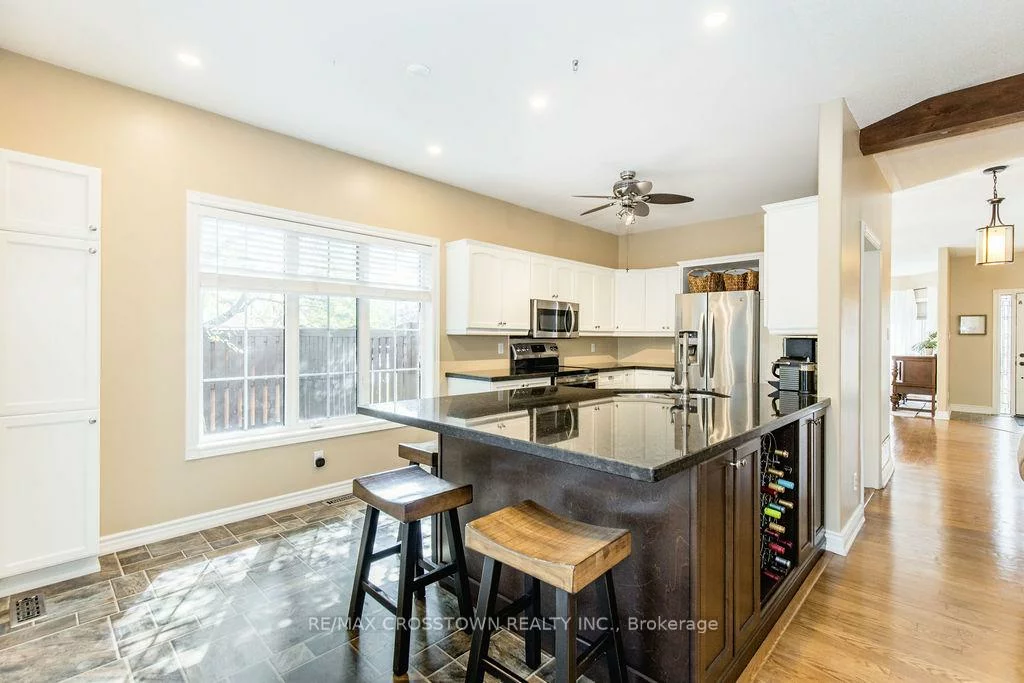 1, Bloxham, Innis-Shore, Barrie