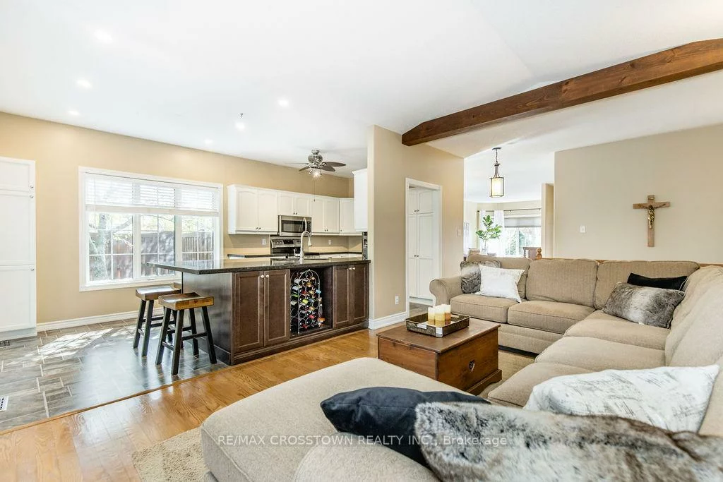 1, Bloxham, Innis-Shore, Barrie