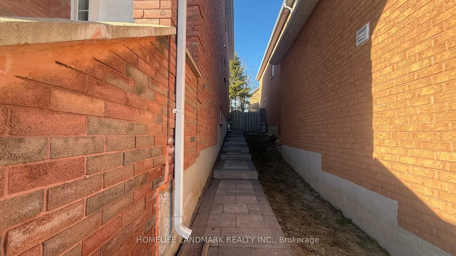 115, Chalmers, Painswick South, Barrie