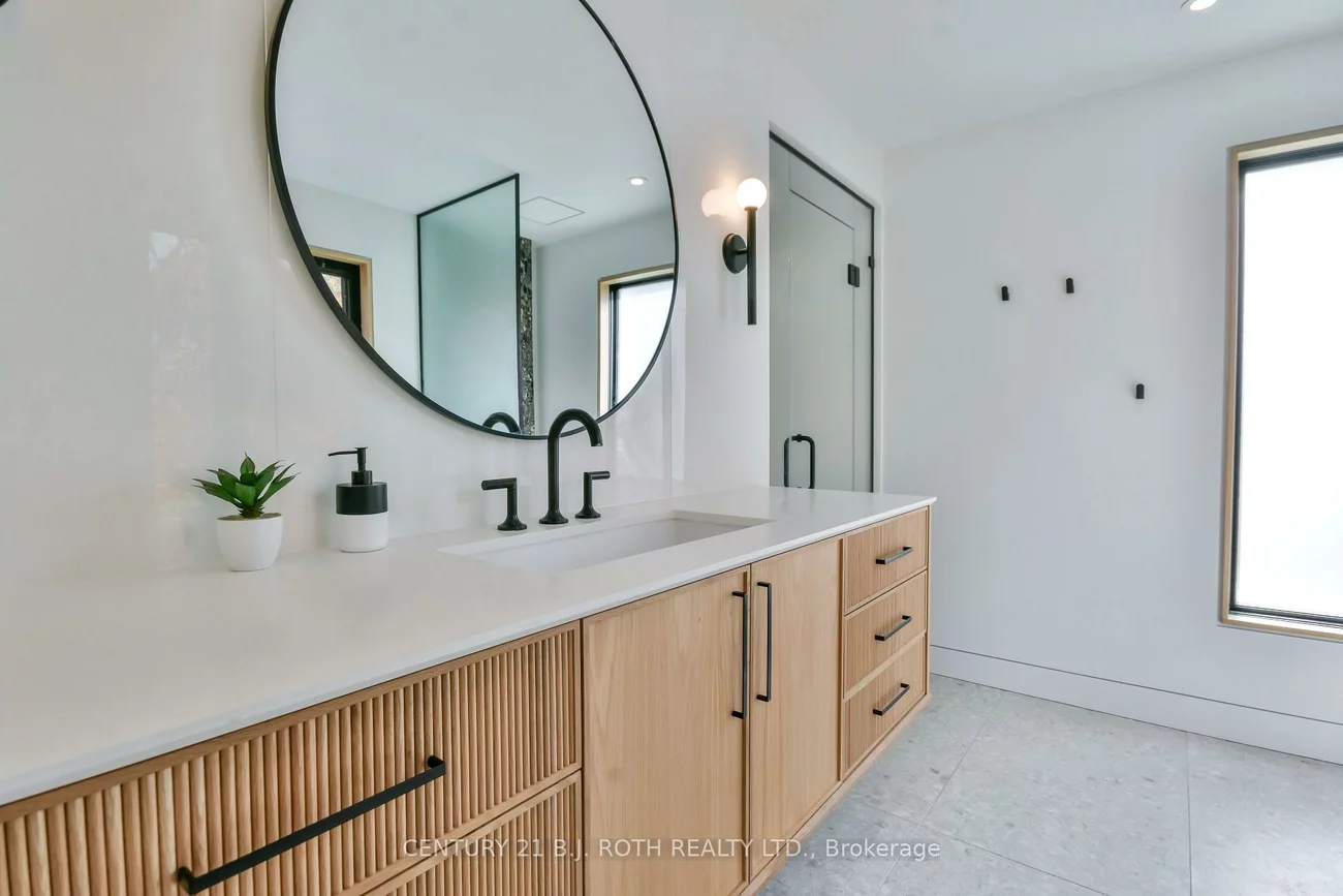 20, Weldon, Codrington, Barrie