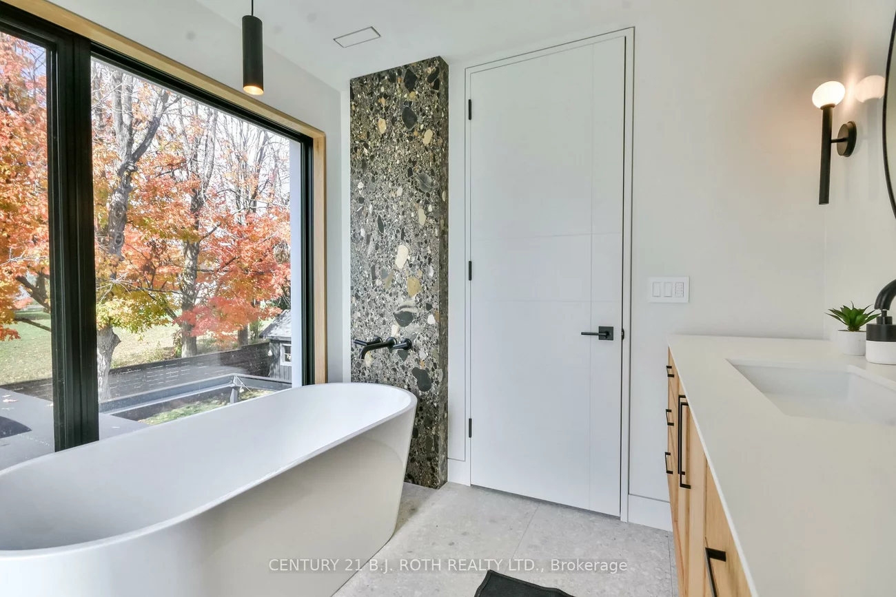 20, Weldon, Codrington, Barrie