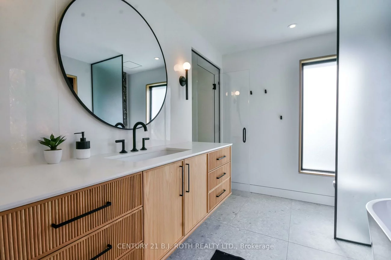 20, Weldon, Codrington, Barrie