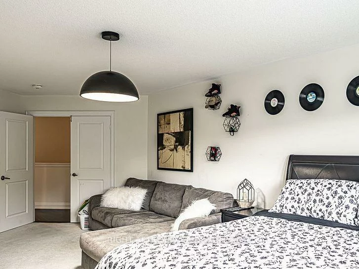 37, Muirfield, Holly, Barrie