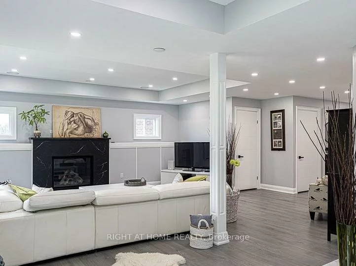 37, Muirfield, Holly, Barrie