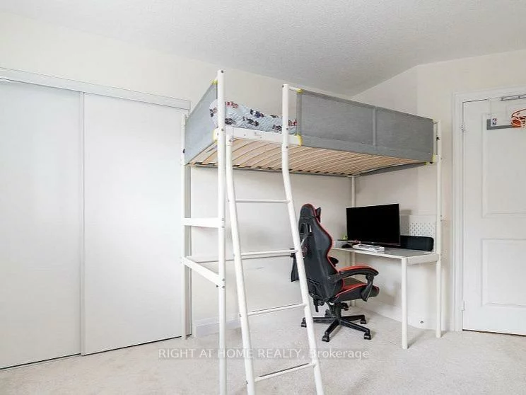 37, Muirfield, Holly, Barrie