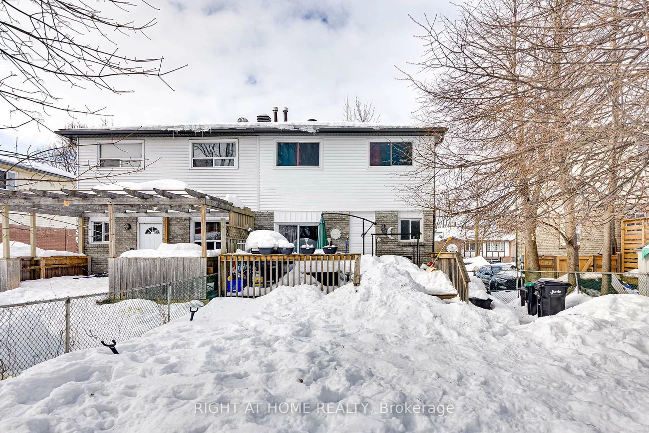 23, Carlton, Cundles East, Barrie