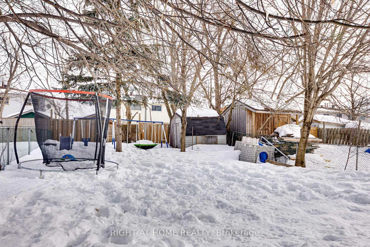 23, Carlton, Cundles East, Barrie