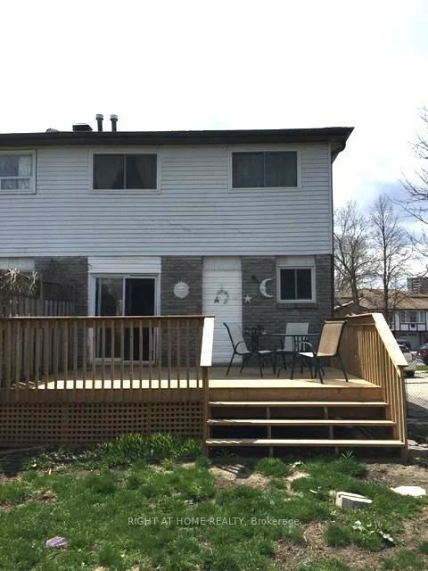 23, Carlton, Cundles East, Barrie