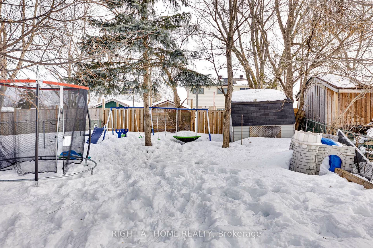 23, Carlton, Cundles East, Barrie