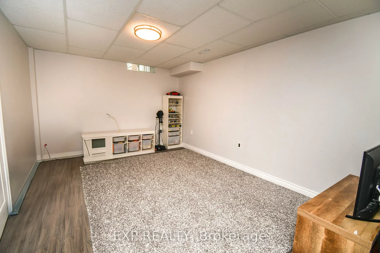 30, Aikens, Holly, Barrie