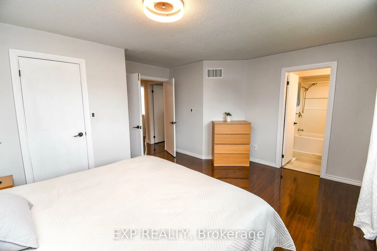 30, Aikens, Holly, Barrie