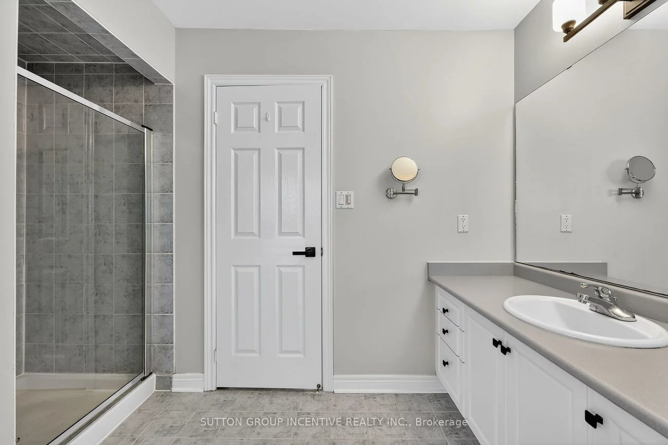 26, Prince Of Wales, Innis-Shore, Barrie