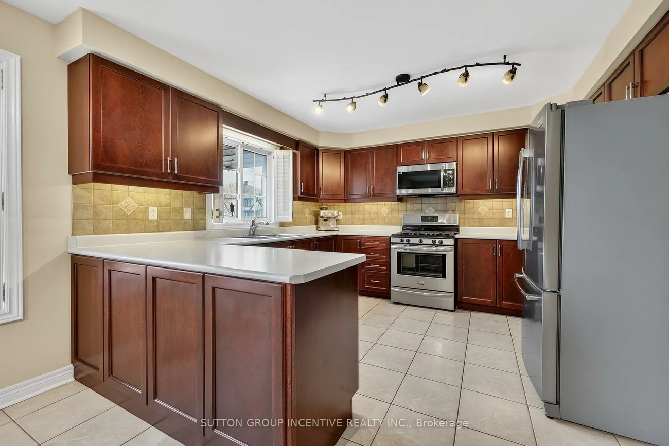 26, Prince Of Wales, Innis-Shore, Barrie