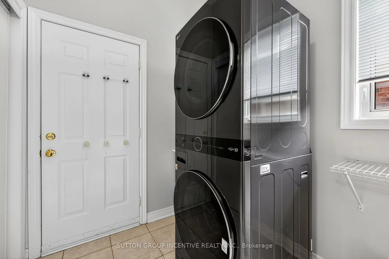 26, Prince Of Wales, Innis-Shore, Barrie