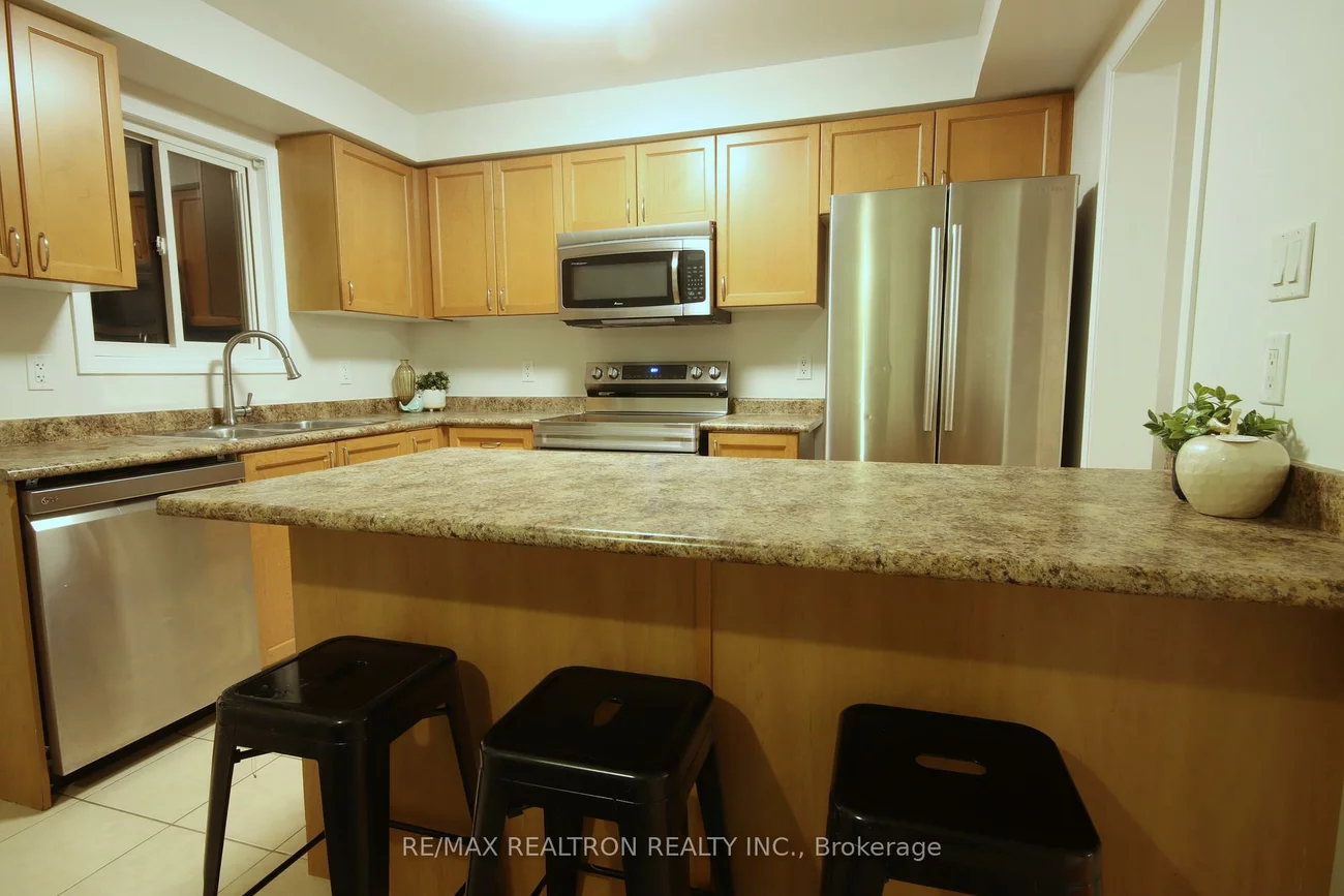 70, Commonwealth, Innis-Shore, Barrie