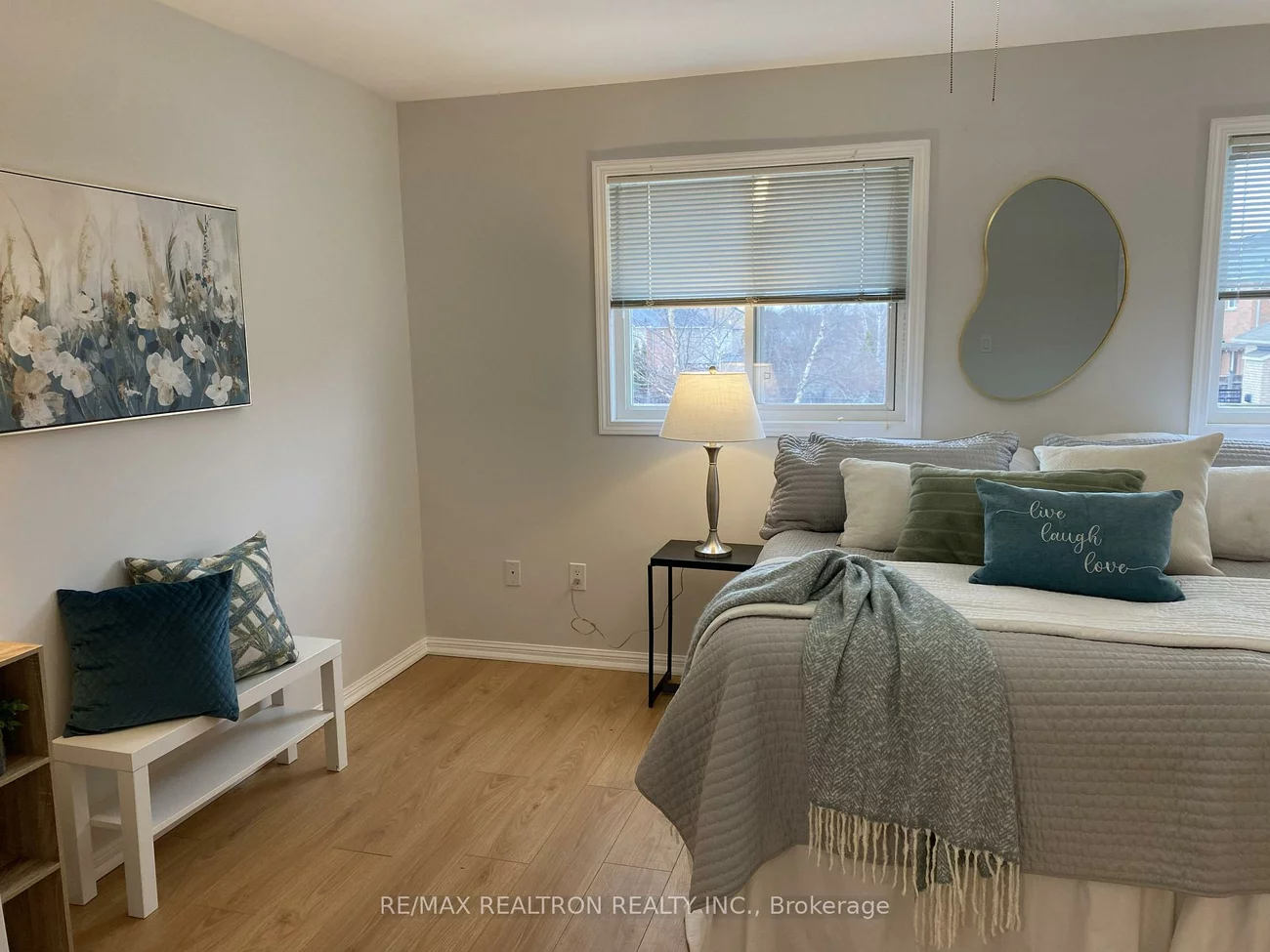 70, Commonwealth, Innis-Shore, Barrie