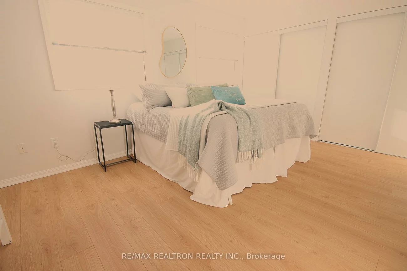 70, Commonwealth, Innis-Shore, Barrie