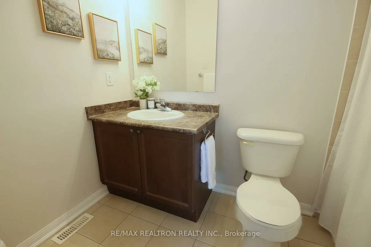 70, Commonwealth, Innis-Shore, Barrie