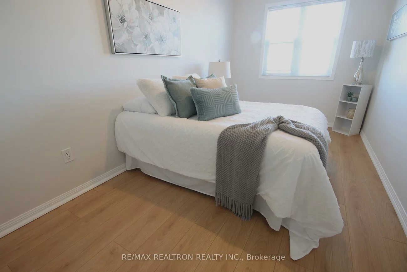 70, Commonwealth, Innis-Shore, Barrie