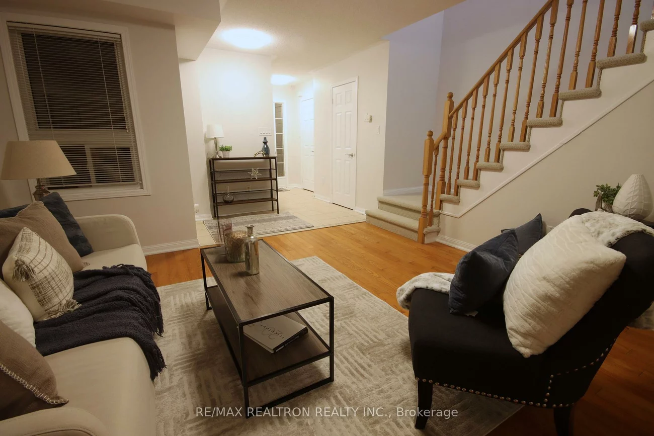 70, Commonwealth, Innis-Shore, Barrie