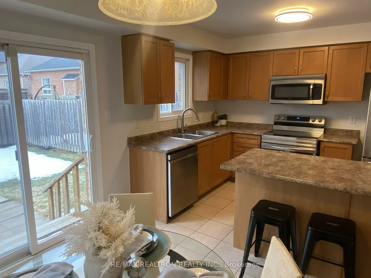 70, Commonwealth, Innis-Shore, Barrie