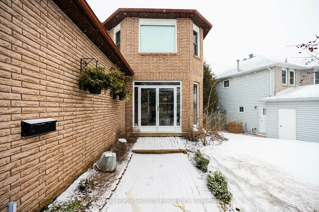 122, Browning, Letitia Heights, Barrie