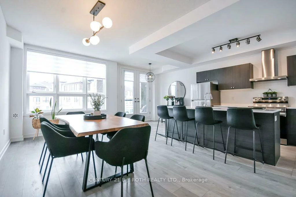 104, Blue Forest, Innis-Shore, Barrie