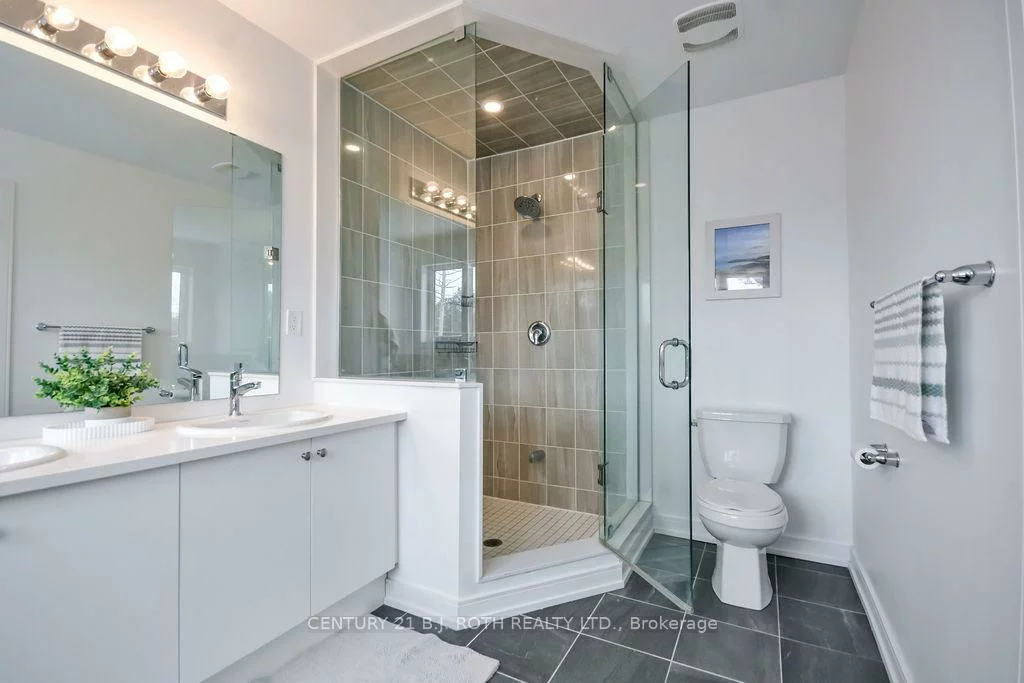 104, Blue Forest, Innis-Shore, Barrie