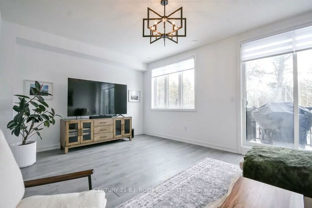 104, Blue Forest, Innis-Shore, Barrie