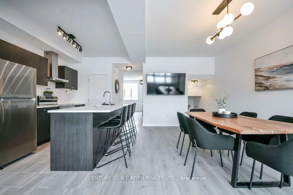 104, Blue Forest, Innis-Shore, Barrie