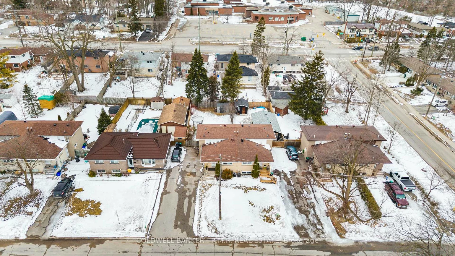 8, Charlbrook, Cundles East, Barrie