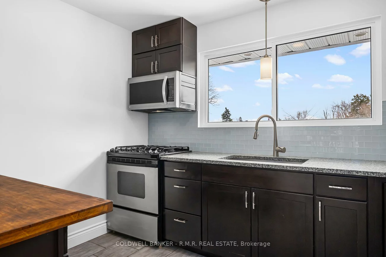 8, Charlbrook, Cundles East, Barrie