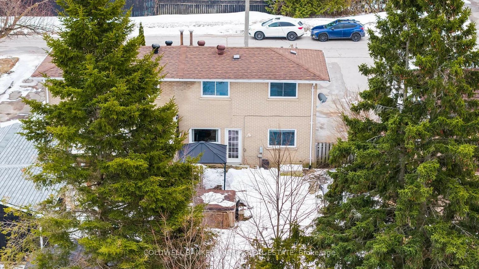 8, Charlbrook, Cundles East, Barrie