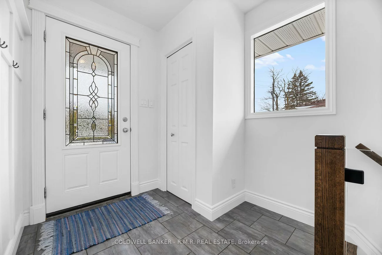 8, Charlbrook, Cundles East, Barrie