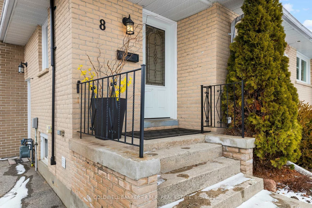 8, Charlbrook, Cundles East, Barrie