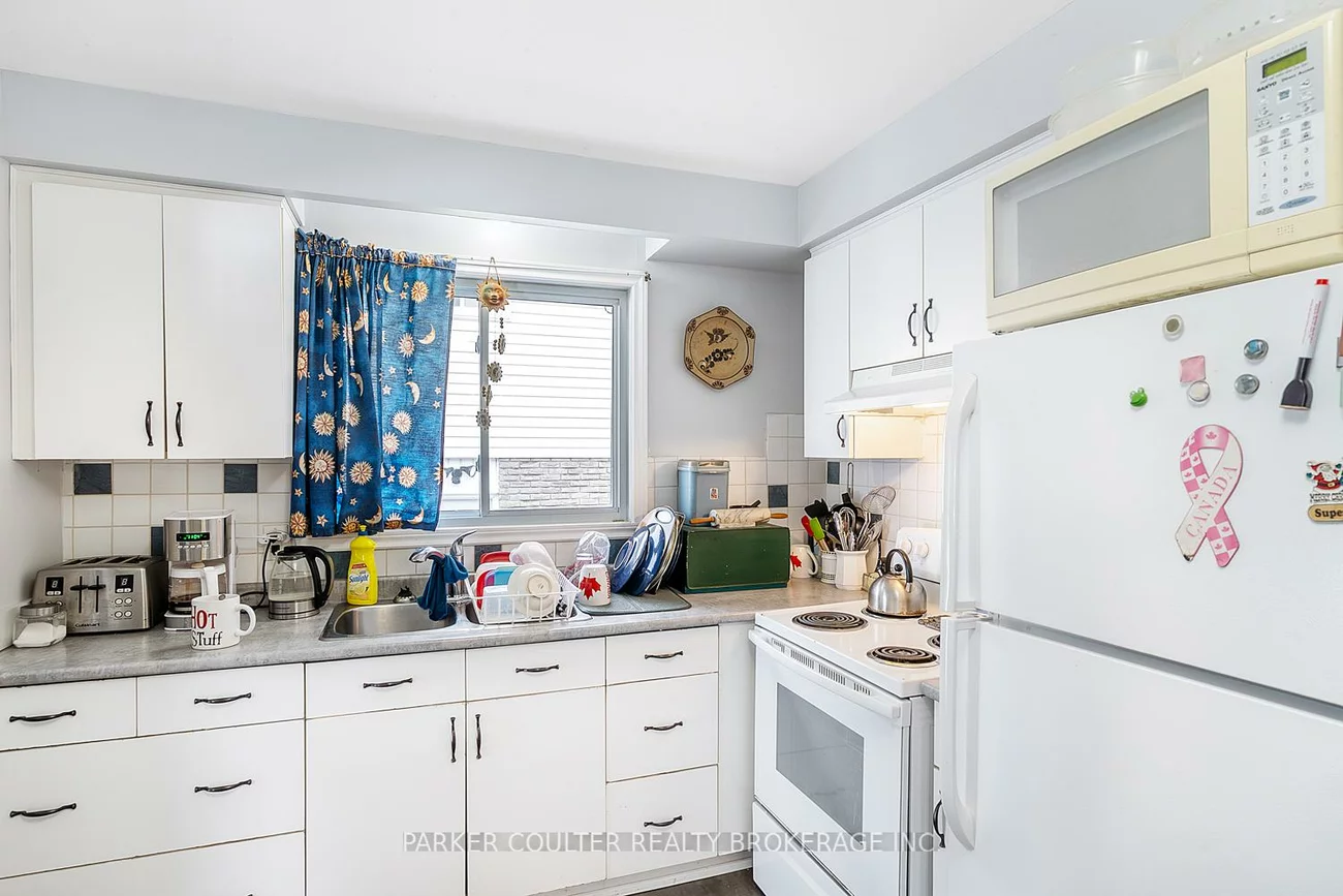 83, Daphne, Cundles East, Barrie