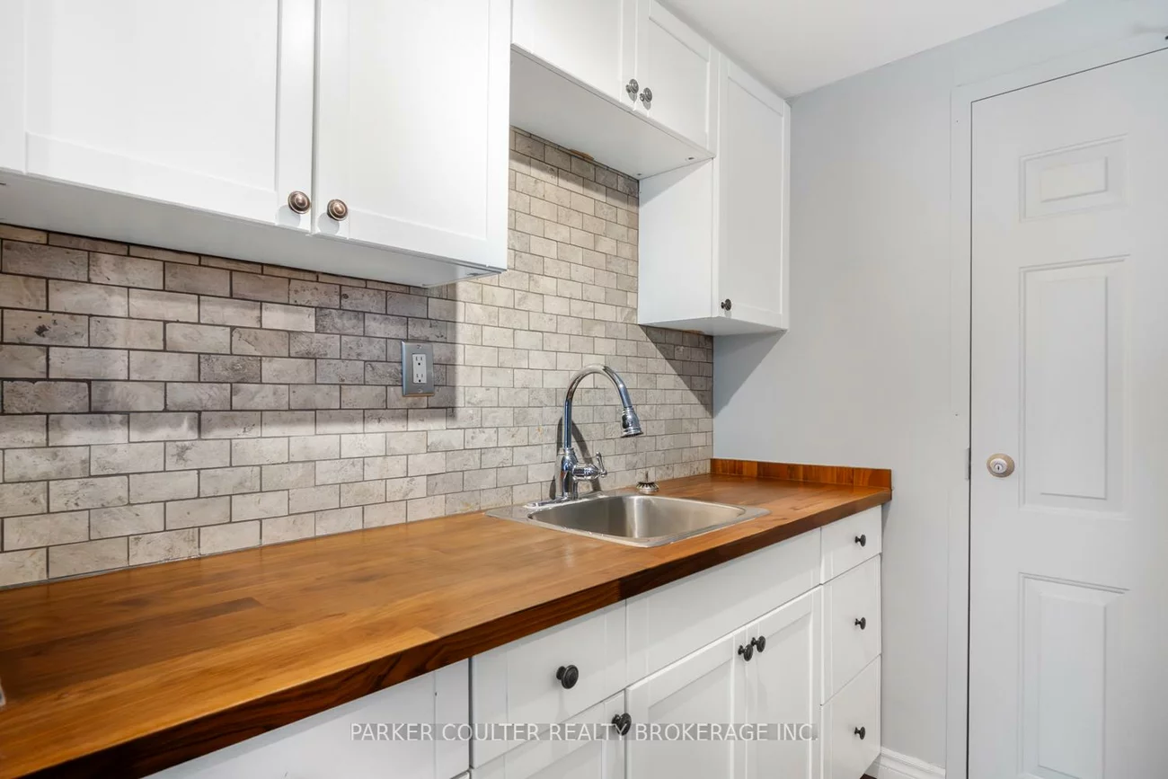 83, Daphne, Cundles East, Barrie