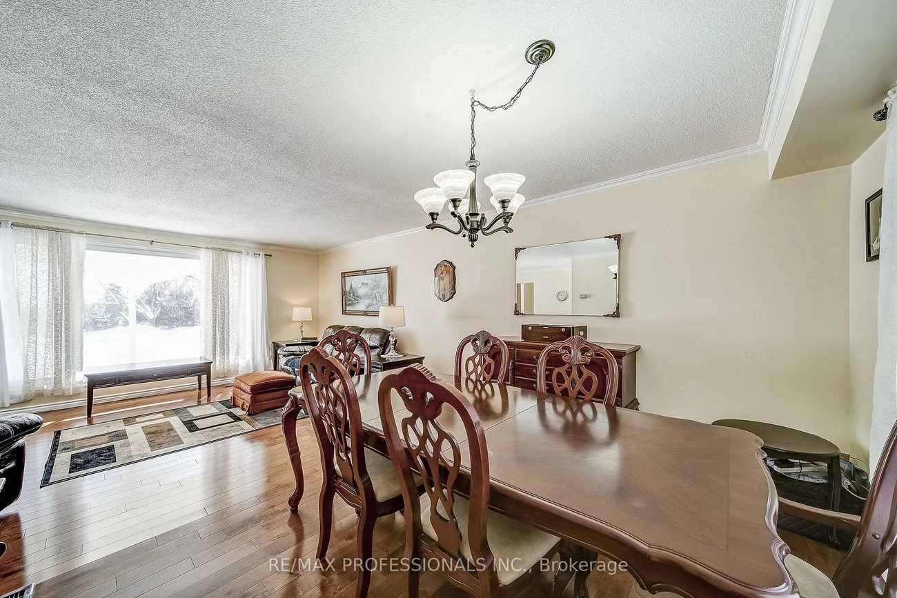 2, Agnes, Wellington, Barrie