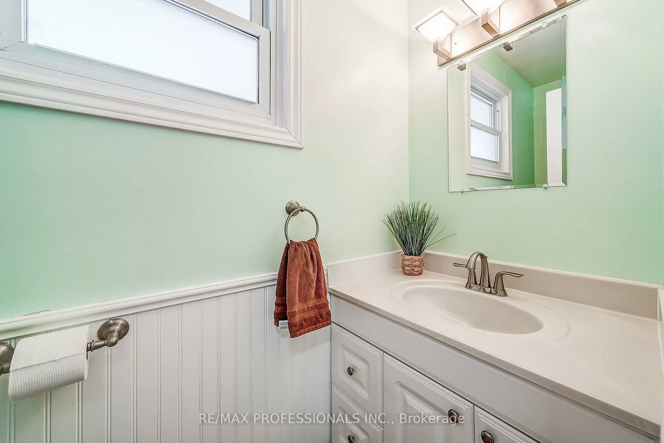 2, Agnes, Wellington, Barrie