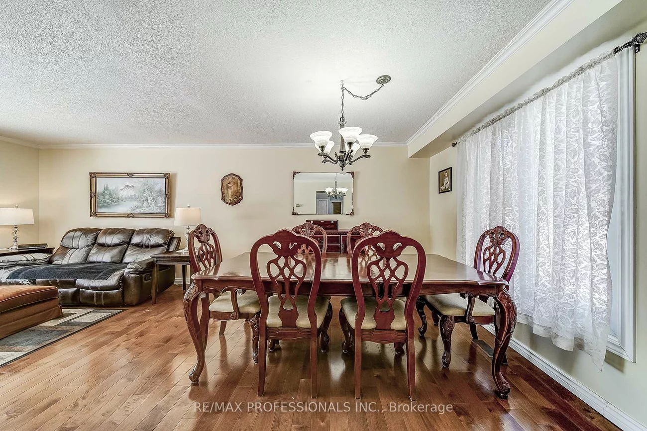 2, Agnes, Wellington, Barrie