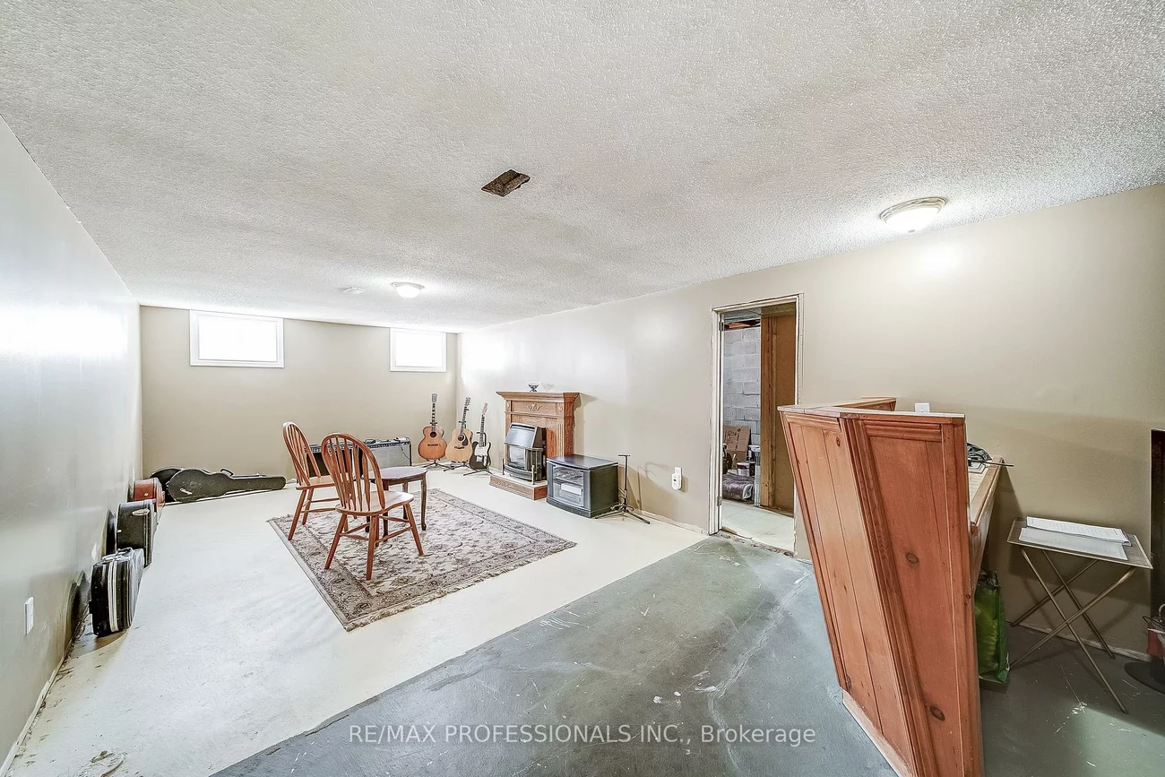 2, Agnes, Wellington, Barrie