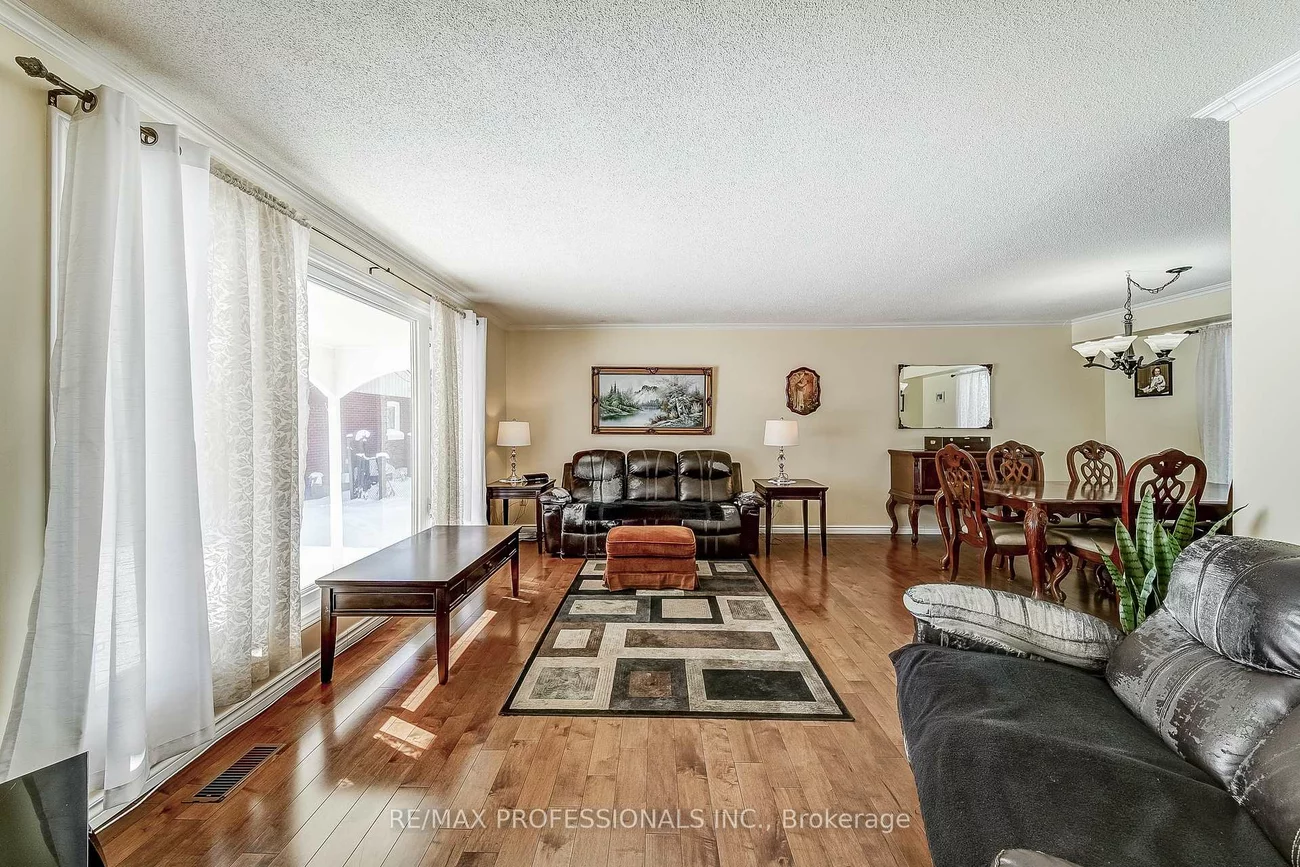 2, Agnes, Wellington, Barrie