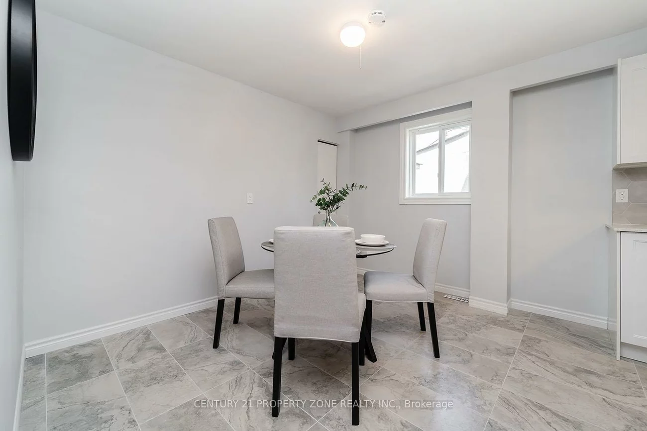 39, SYLVIA, Grove East, Barrie