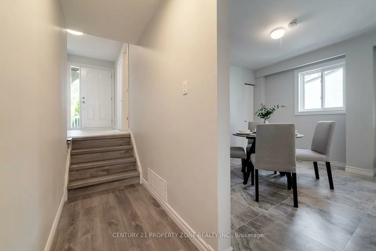 39, SYLVIA, Grove East, Barrie