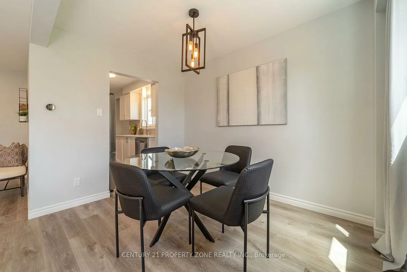 39, SYLVIA, Grove East, Barrie