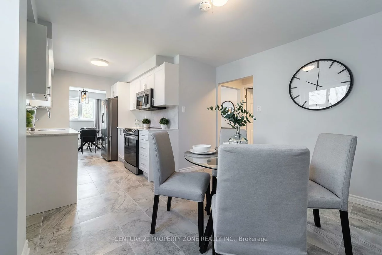 39, SYLVIA, Grove East, Barrie